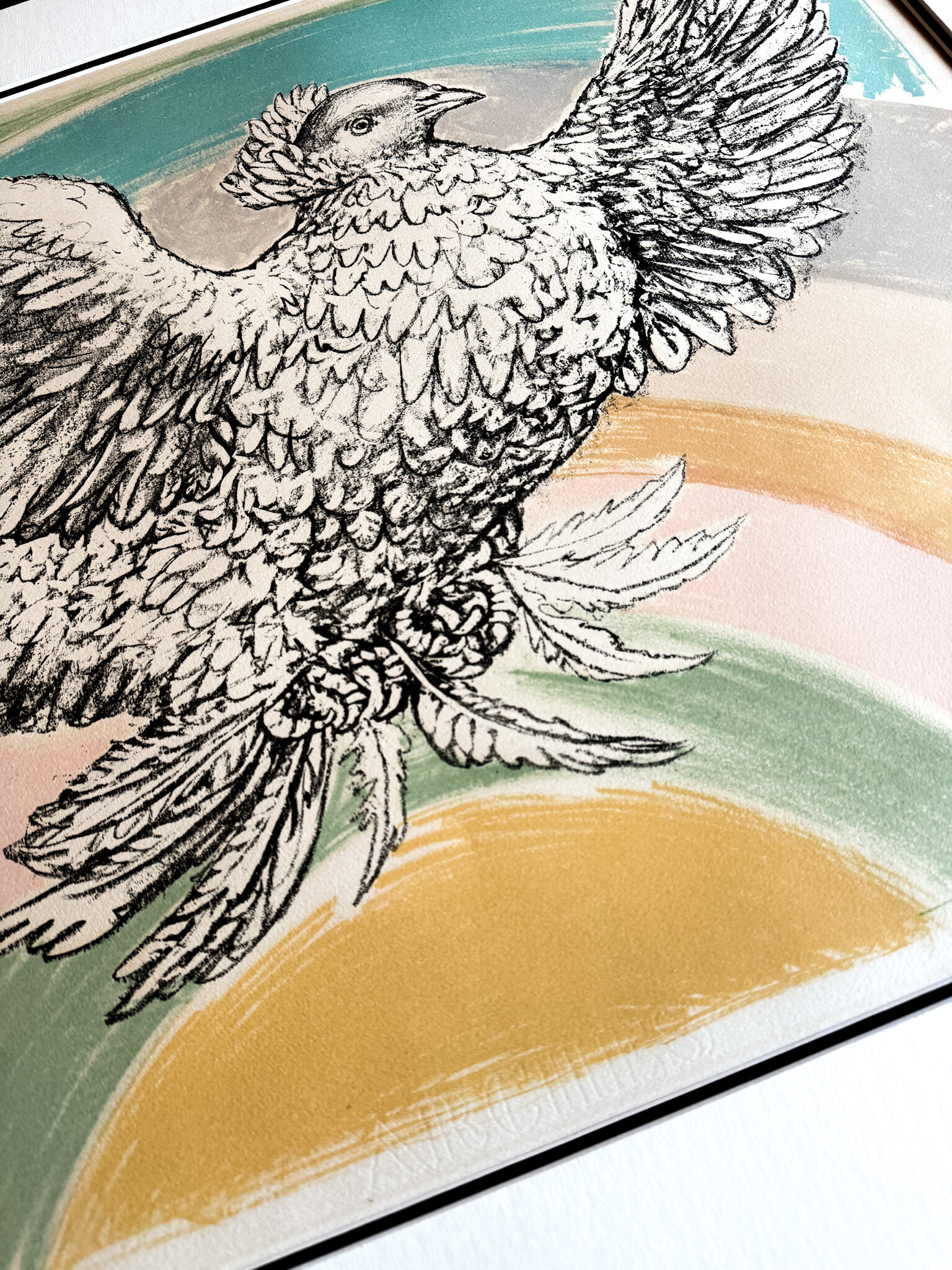 Colombe volant (à l’Arc-en-ciel) — angled detail of the dove and rainbow